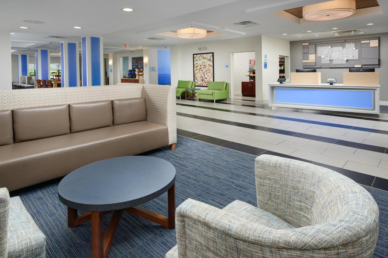Holiday Inn Express - Tullahoma By Ihg Exterior foto